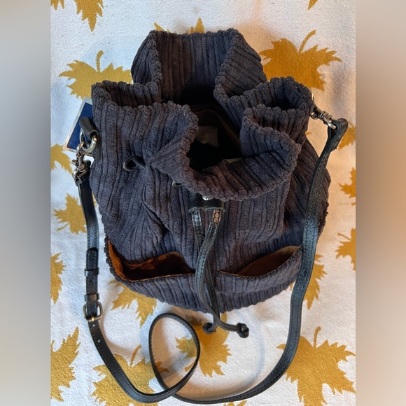 Patrizia Nash velvet corduroy sack bag crossbody - Picture 3 of 13